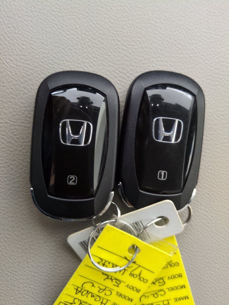 Certified Used 2025 Platinum White Honda EX-L image 32