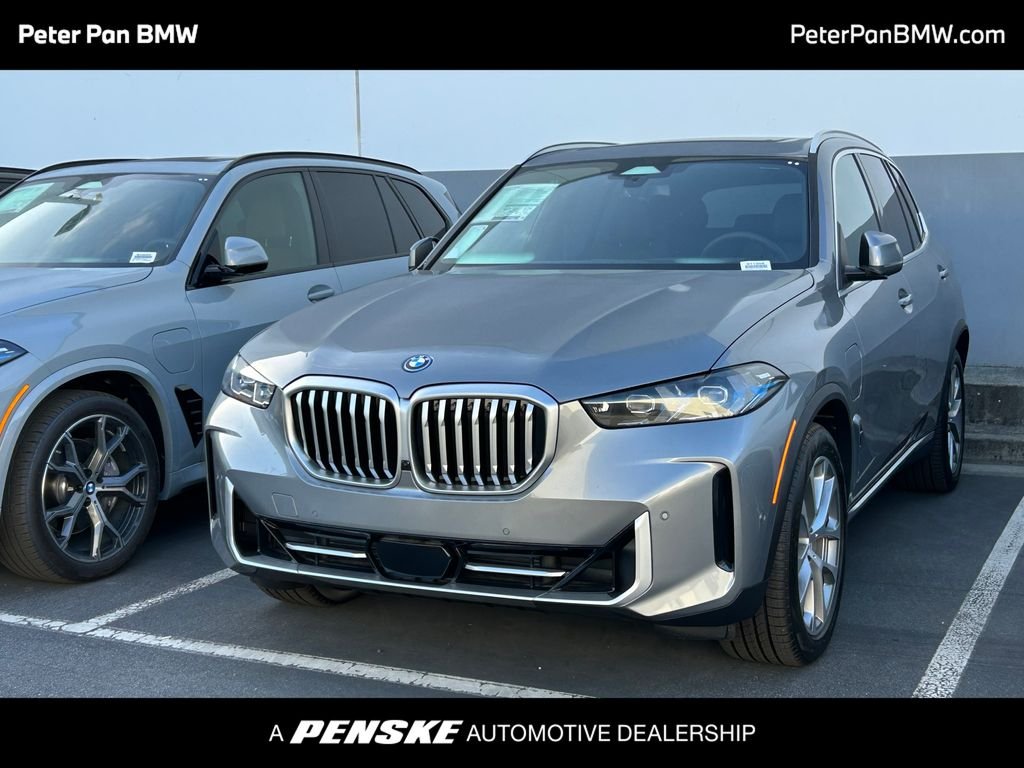 New 2026 Skyscraper Grey Metallic BMW xDrive50e image 1