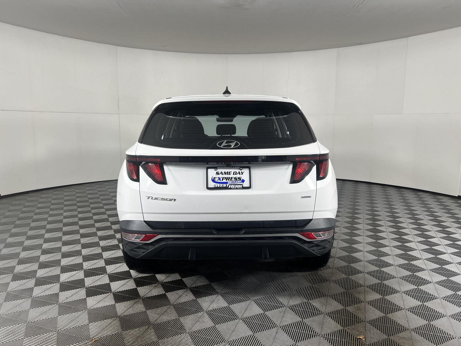 Used 2024 White Pearl Hyundai SE image 21
