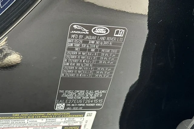 New 2026 Santorini Black Land Rover X-Dynamic SE image 28