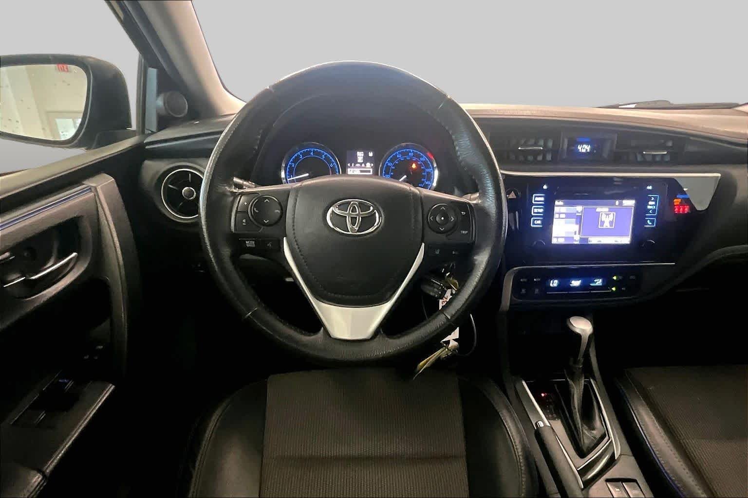 Used 2018 Black Sand Pearl Toyota SE image 5