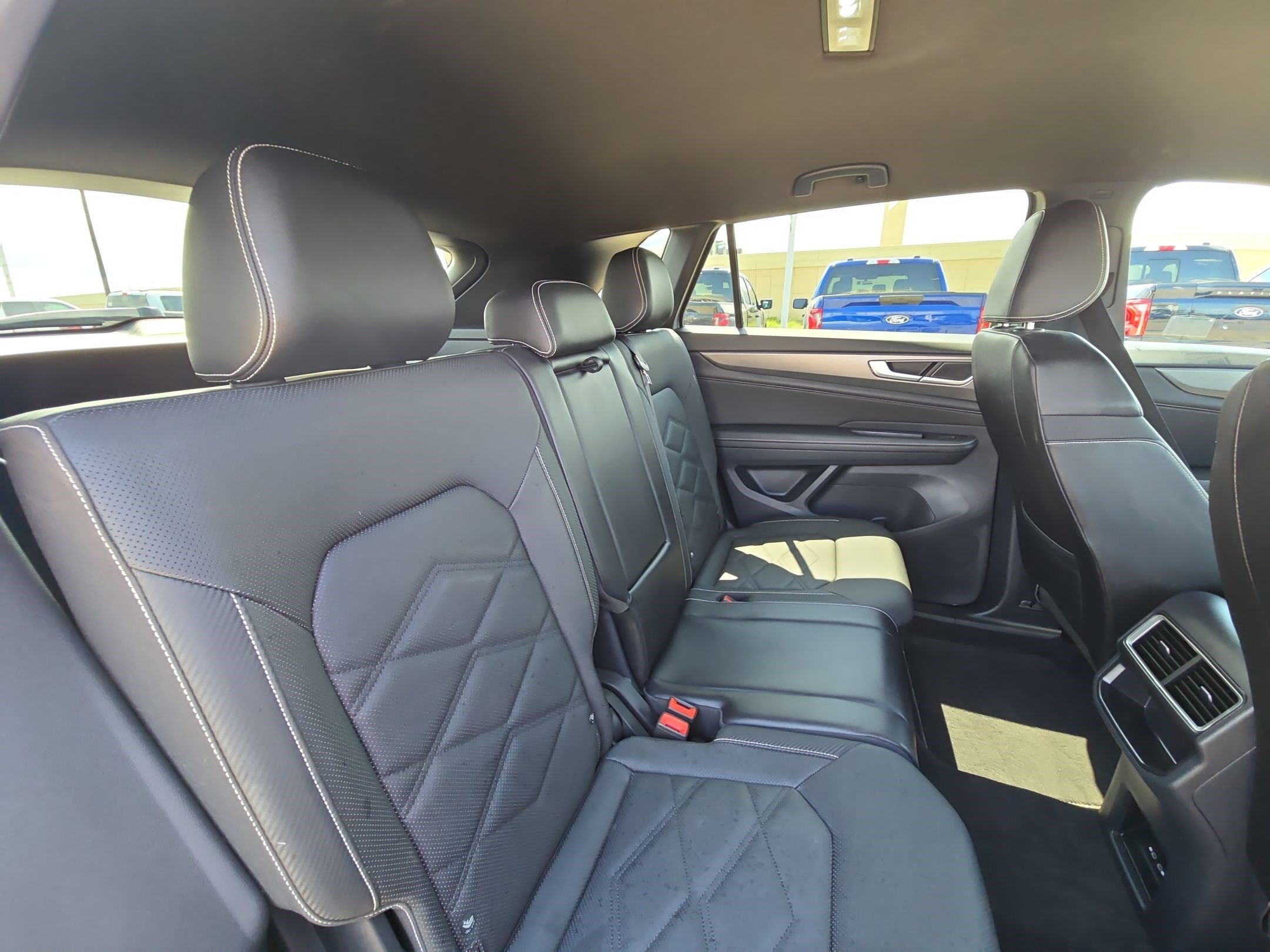 Used 2024 Blue Volkswagen 2.0T SE image 27