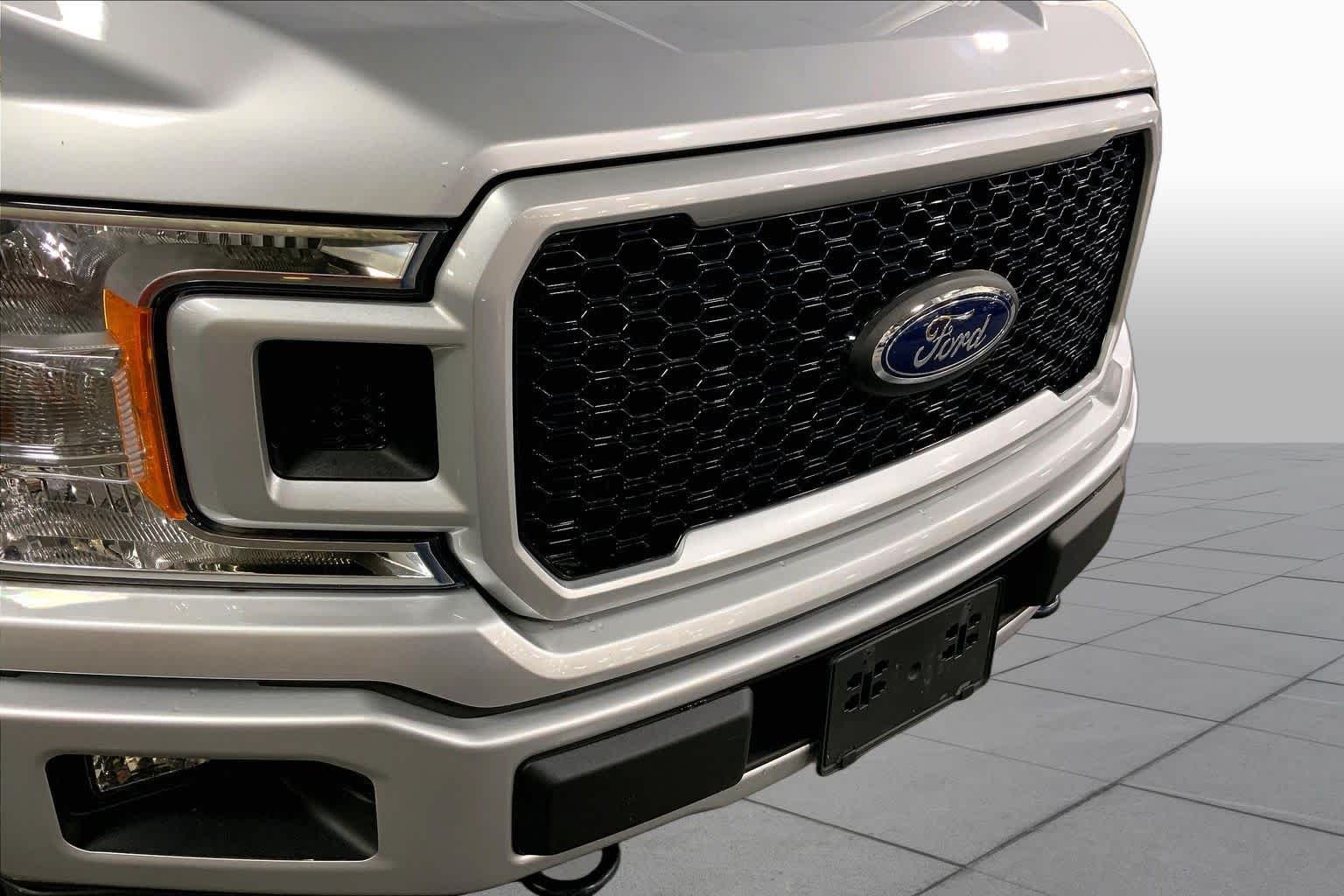 Used 2018 Ingot Silver Ford XL image 30