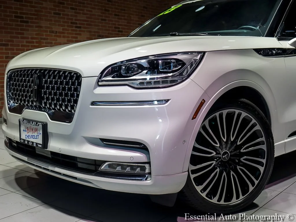 Used 2023 White Lincoln Black Label image 2