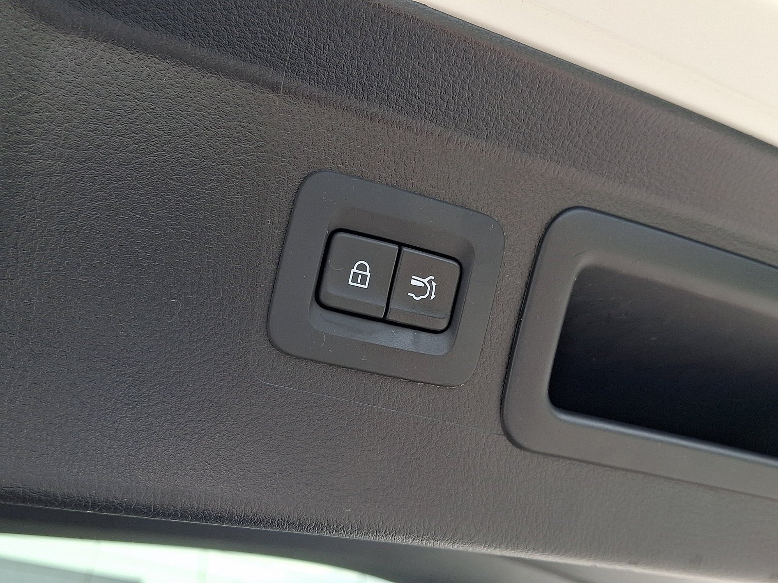 Used 2024 Wind Chill Pearl Mazda 2.5 S Premium Plus Package image 32