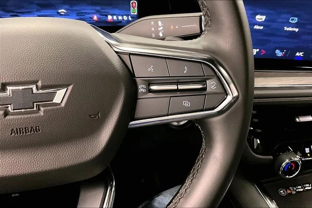 2025 Chevrolet Suburban Z71 - Photo 28