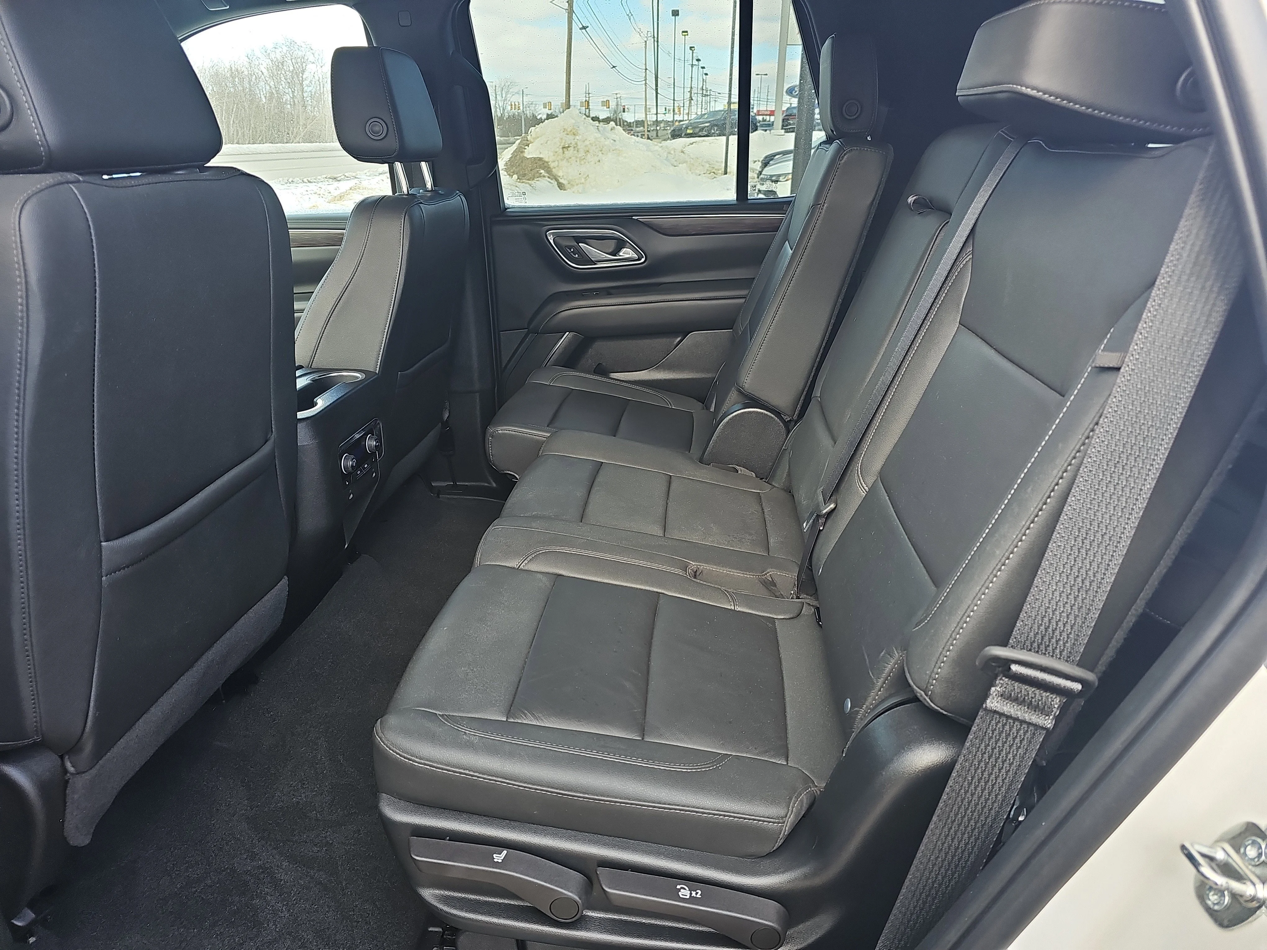 Used 2023 Iridescent Pearl Tricoat Chevrolet LT image 10