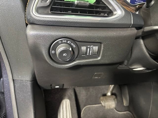 Certified Used 2021 Gray Chrysler Pinnacle image 14