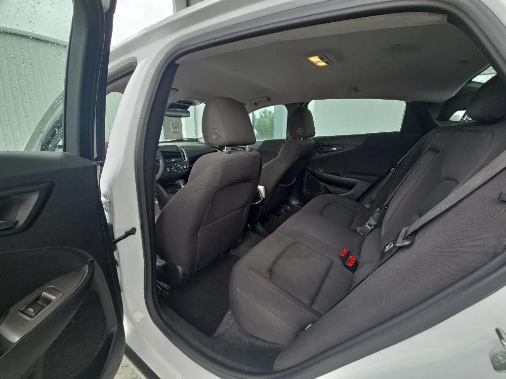 Used 2024 Summit White Chevrolet 1LT image 6