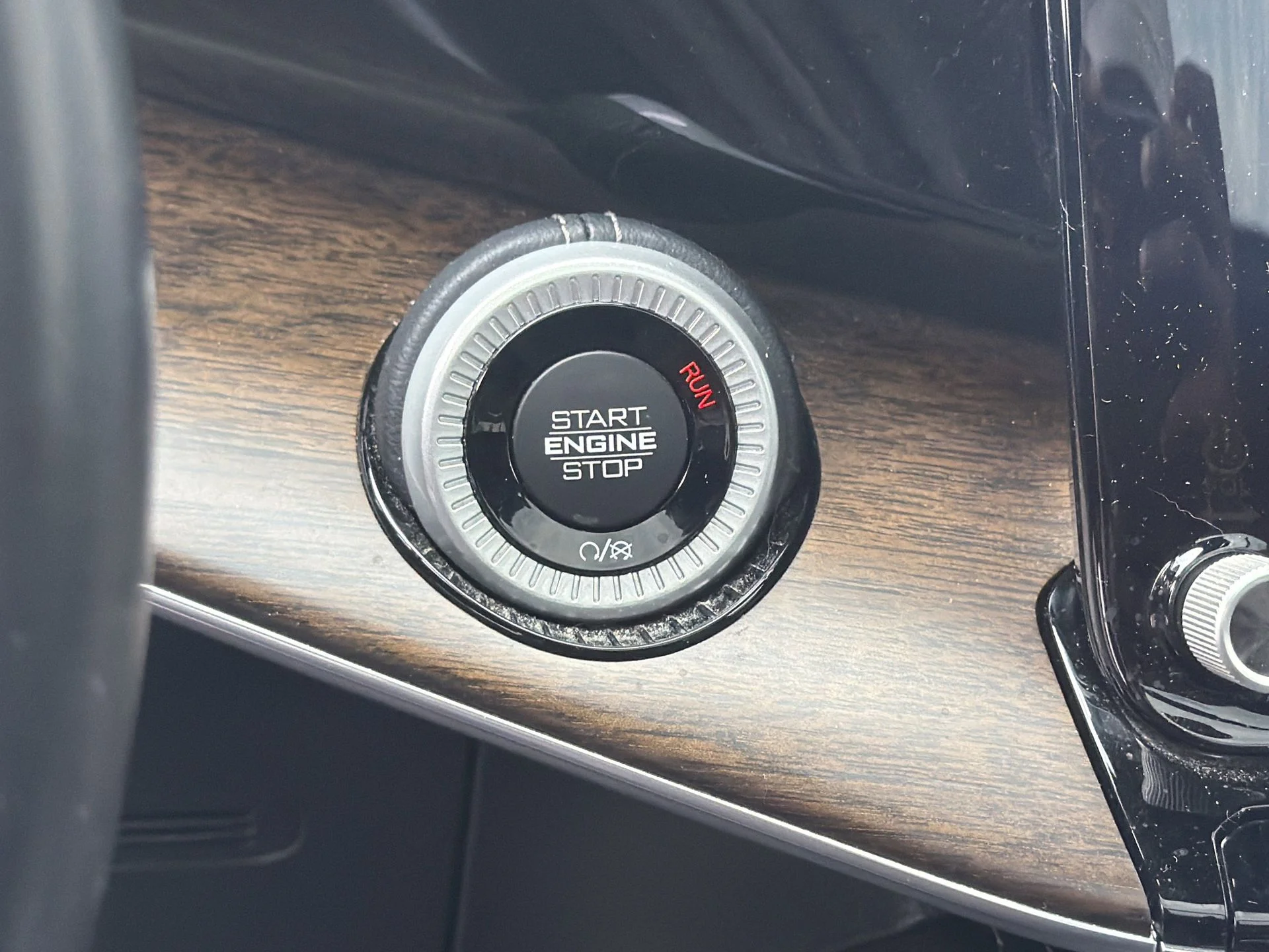 Certified Used 2022 Diamond Black Jeep Series I image 20