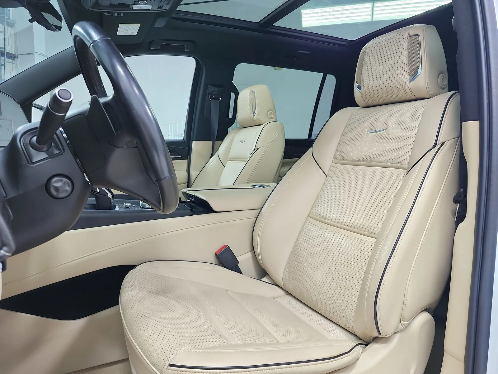 Used 2021 White Cadillac Premium image 10