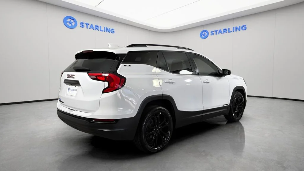 Used 2021 SUMMIT WHITE GMC SLE image 10