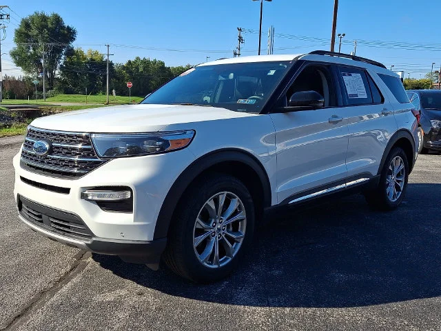 Used 2023 White Ford XLT image 3