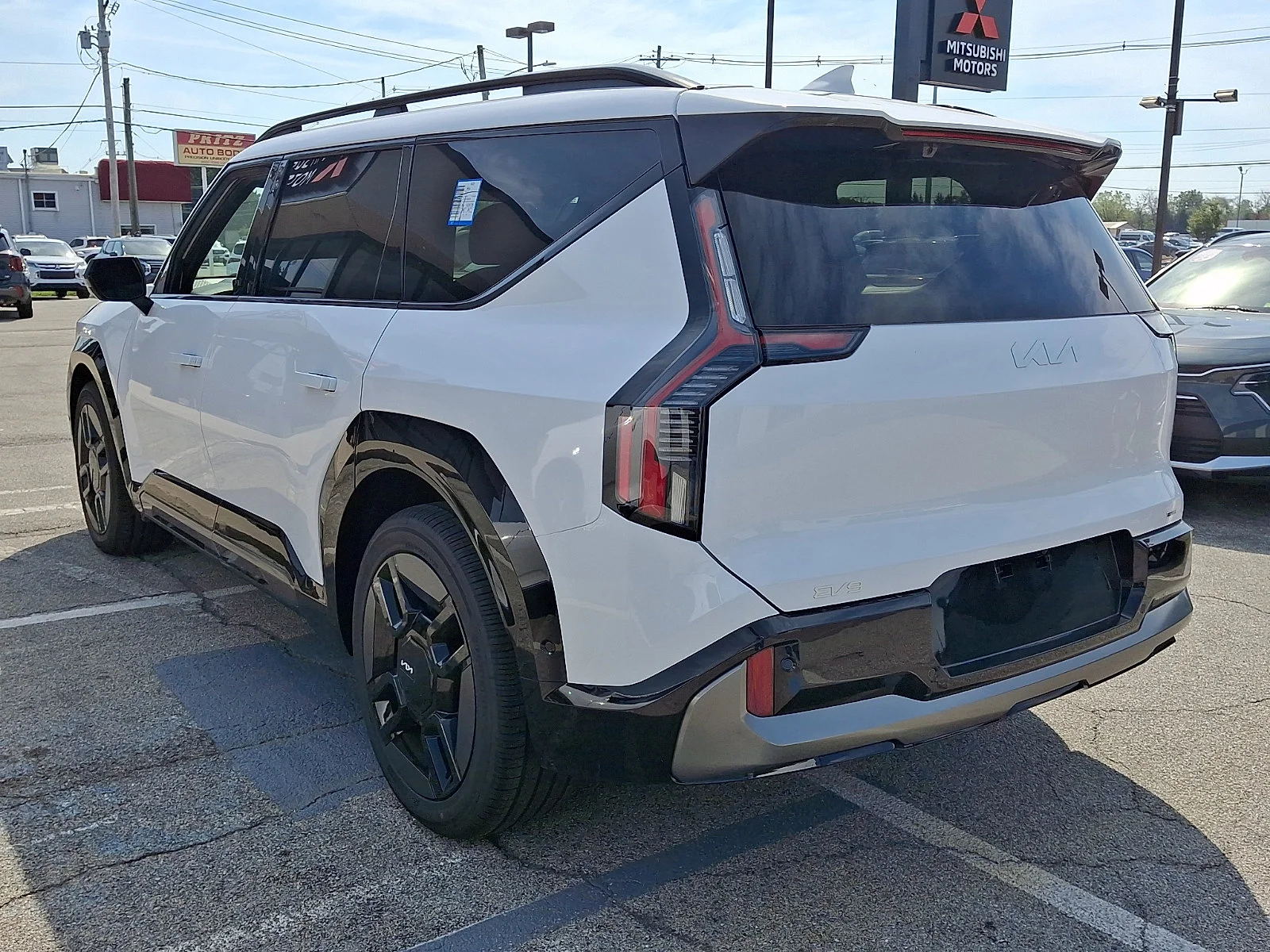 New 2026 White Kia GT-Line image 5