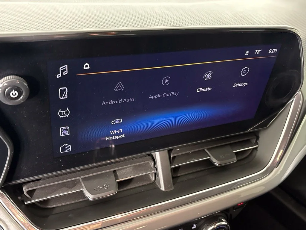 Used 2025 White Chevrolet LT image 33
