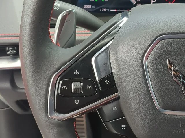 Used 2024 Arctic White Chevrolet 2LT image 25