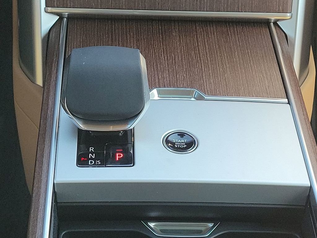 New 2026 Carpathian Grey Land Rover SE image 20