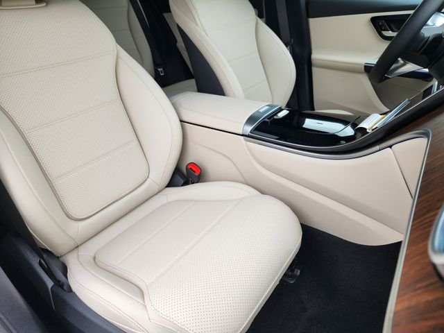 New 2026 Polar White Mercedes-Benz GLC 300 image 15