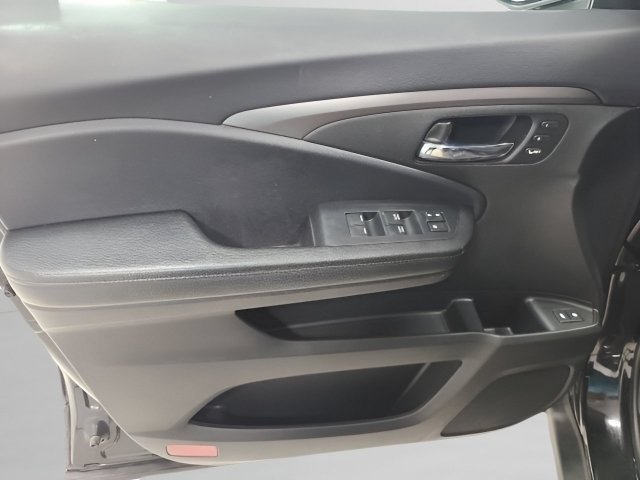 2022 Honda Pilot SE - Photo 21
