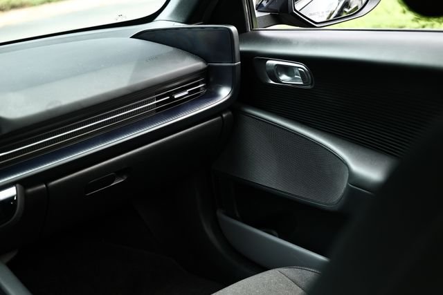 Used 2023 Onyx Black Hyundai SE image 26