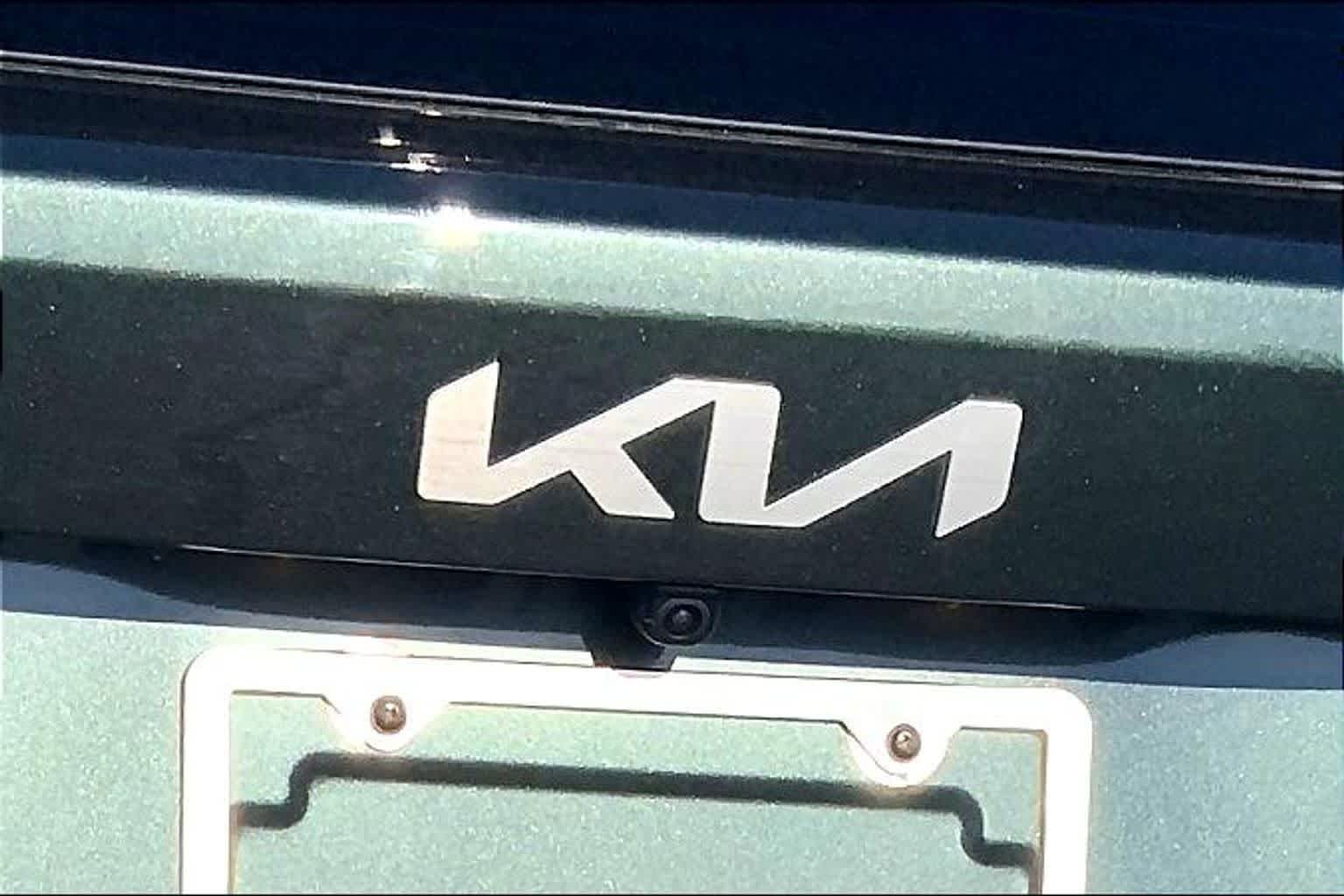Used 2023 Aruba Green Kia X-Line SX Prestige image 31