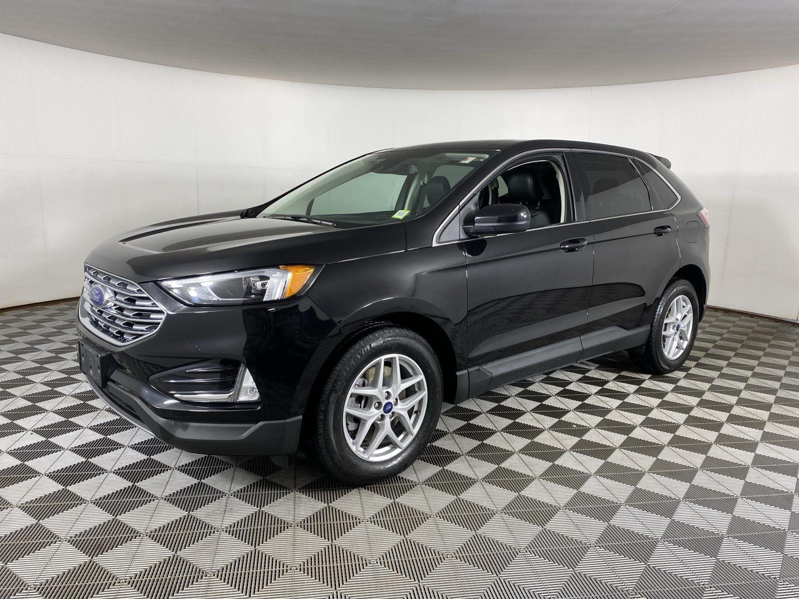 Used 2022 Agate Black Ford SEL image 6