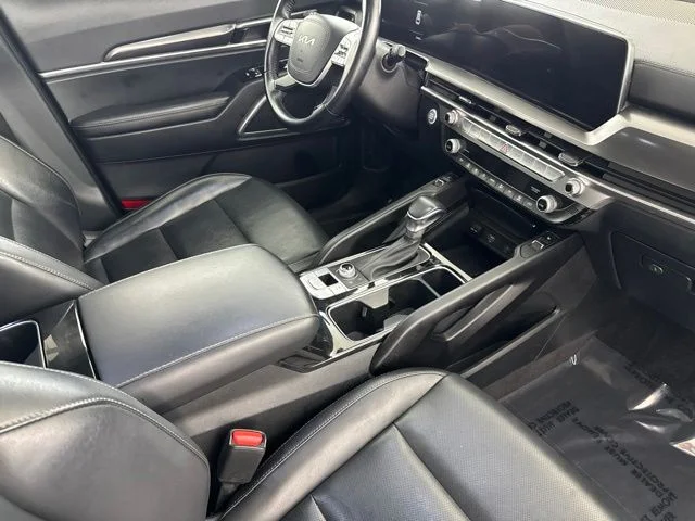 Used 2025 Black Kia S image 23
