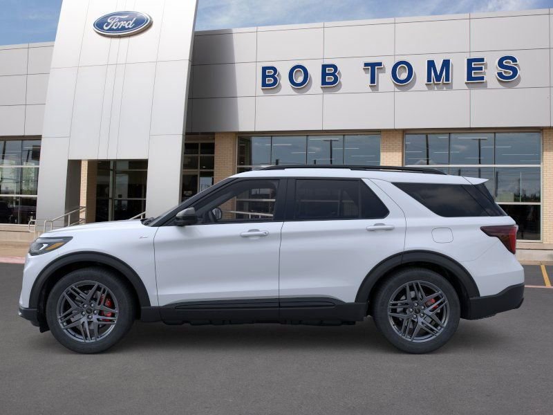 New 2026 Space White Metallic Ford ST-Line image 4