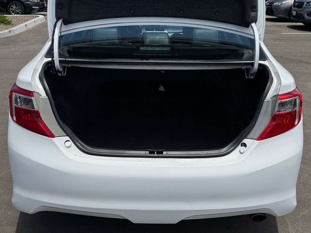 Used 2014 White Toyota SE image 24