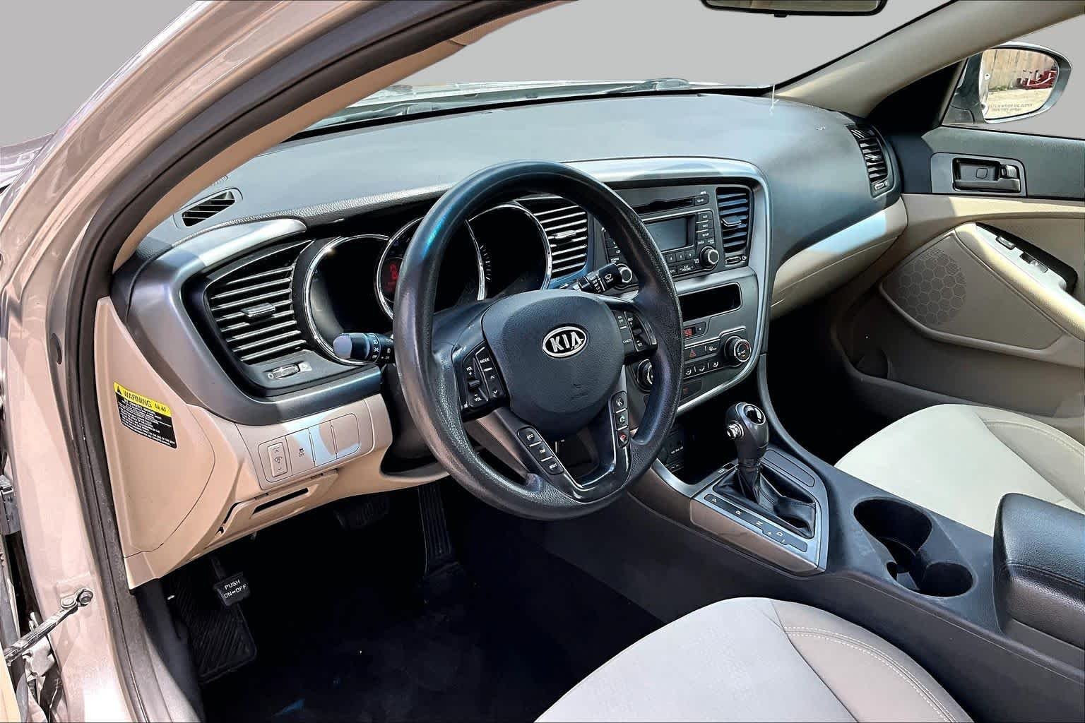 Used 2012 Satin Metal Kia LX image 18