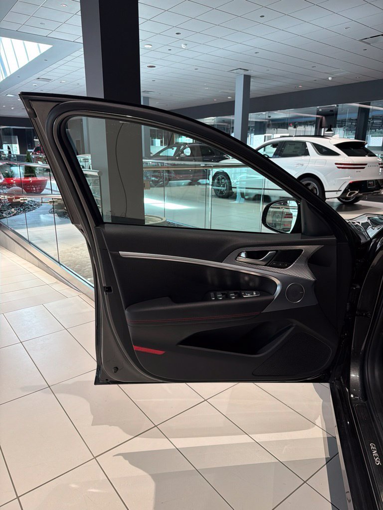 2023 GENESIS G70 Standard - Photo 13