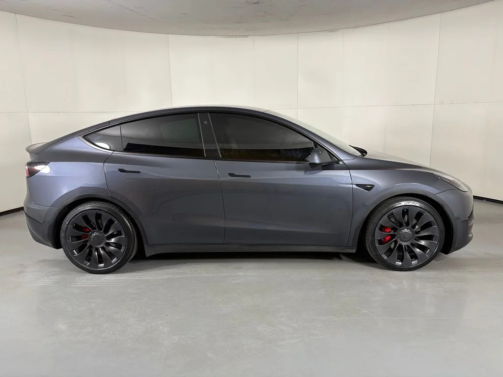 Used 2022 Midnight Silver Metallic Tesla Performance image 9