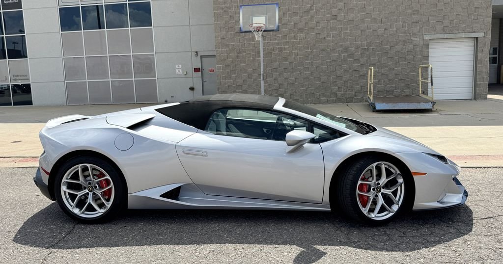 Used 2018 Silver Lamborghini LP580-2S image 5
