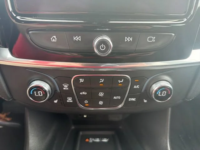 Used 2023 NORTHSKY BLUE METALLIC Chevrolet LT Cloth image 22