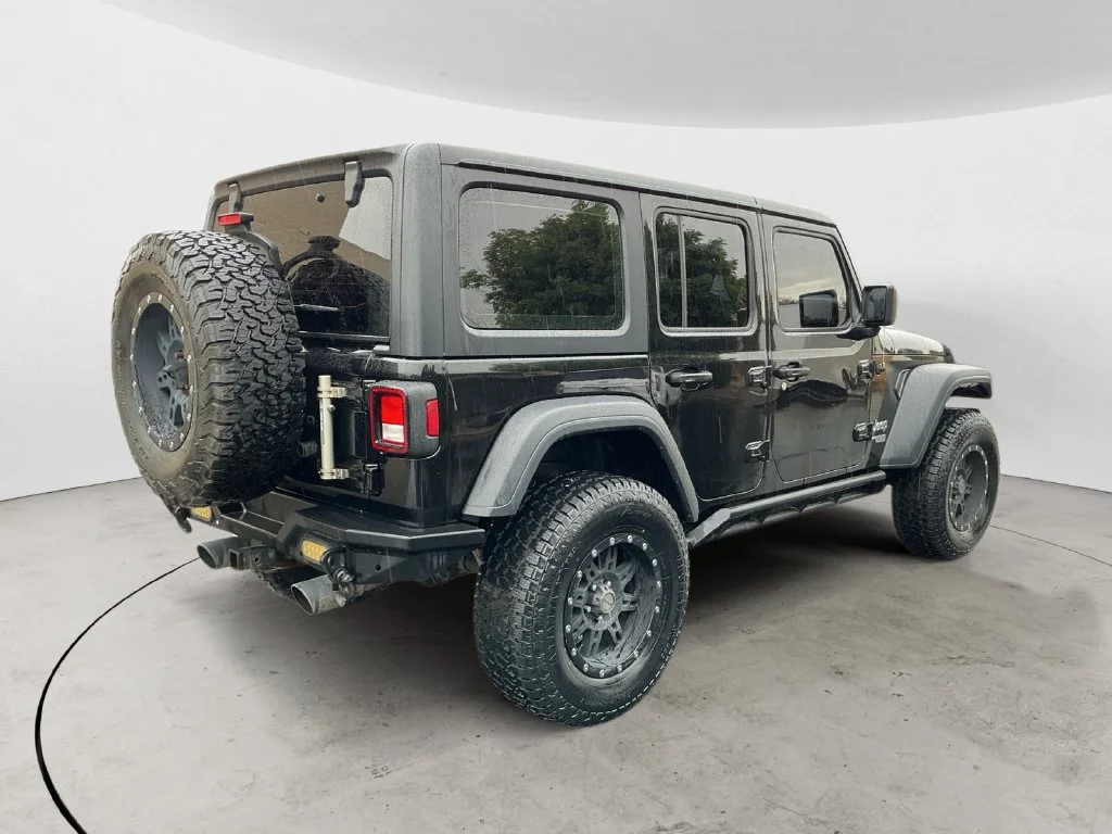 Used 2018 Black Jeep Unlimited Sport image 5