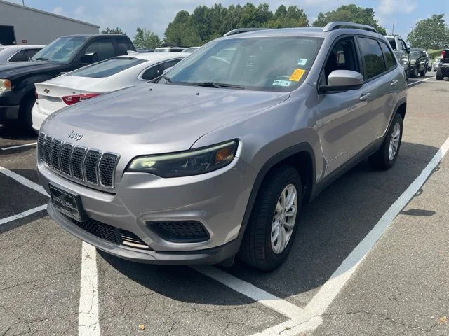 Used 2020 Silver Jeep Latitude image 1