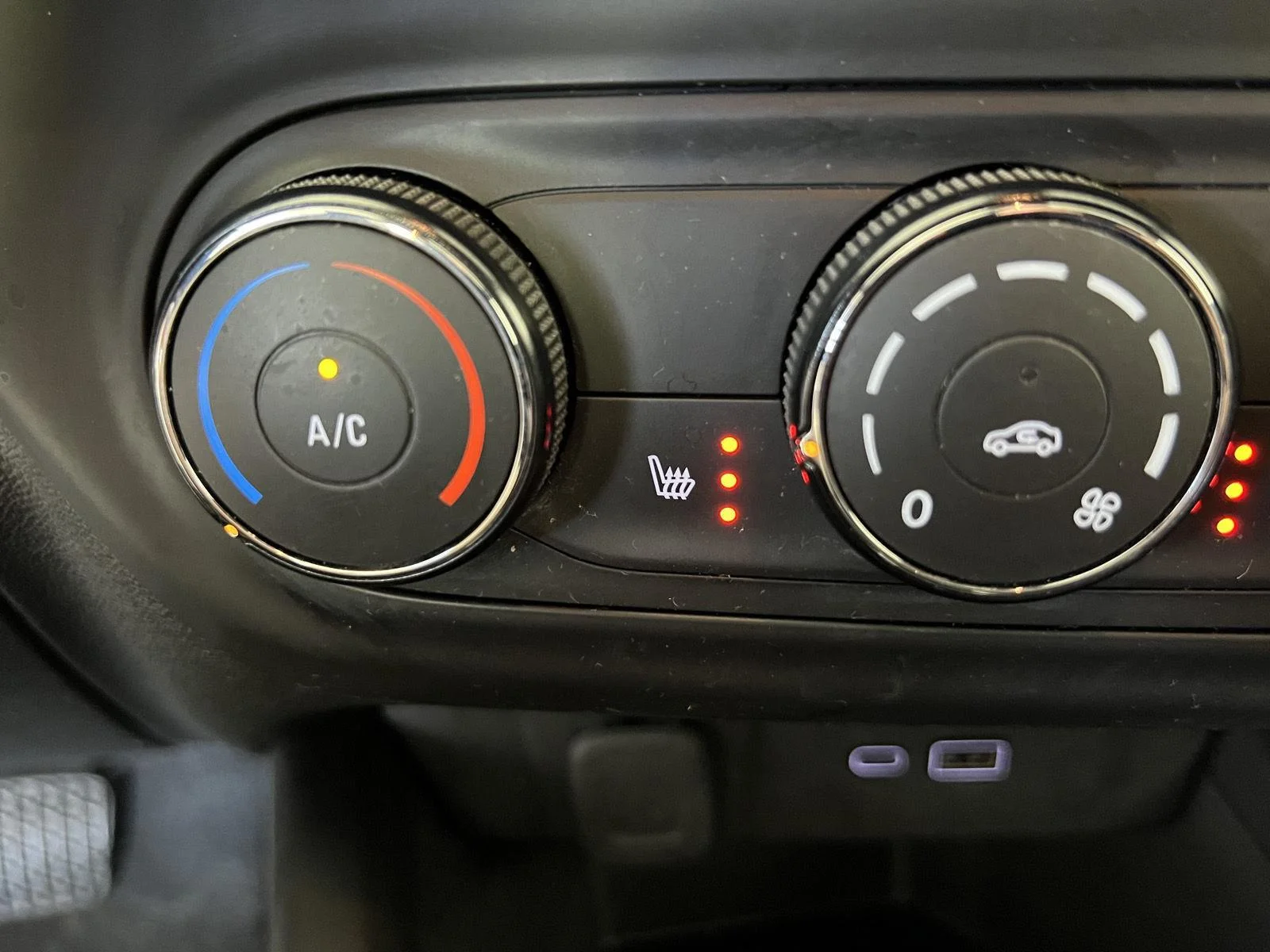 Used 2024 Summit White Chevrolet 1RS image 16