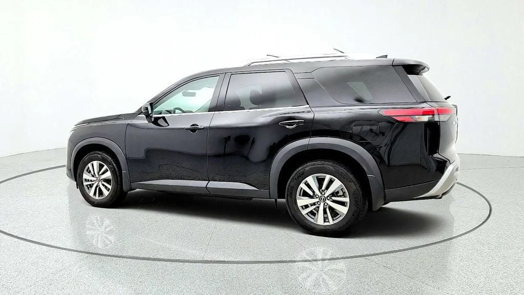 Used 2025 Super Black Nissan SL 4WD image 7
