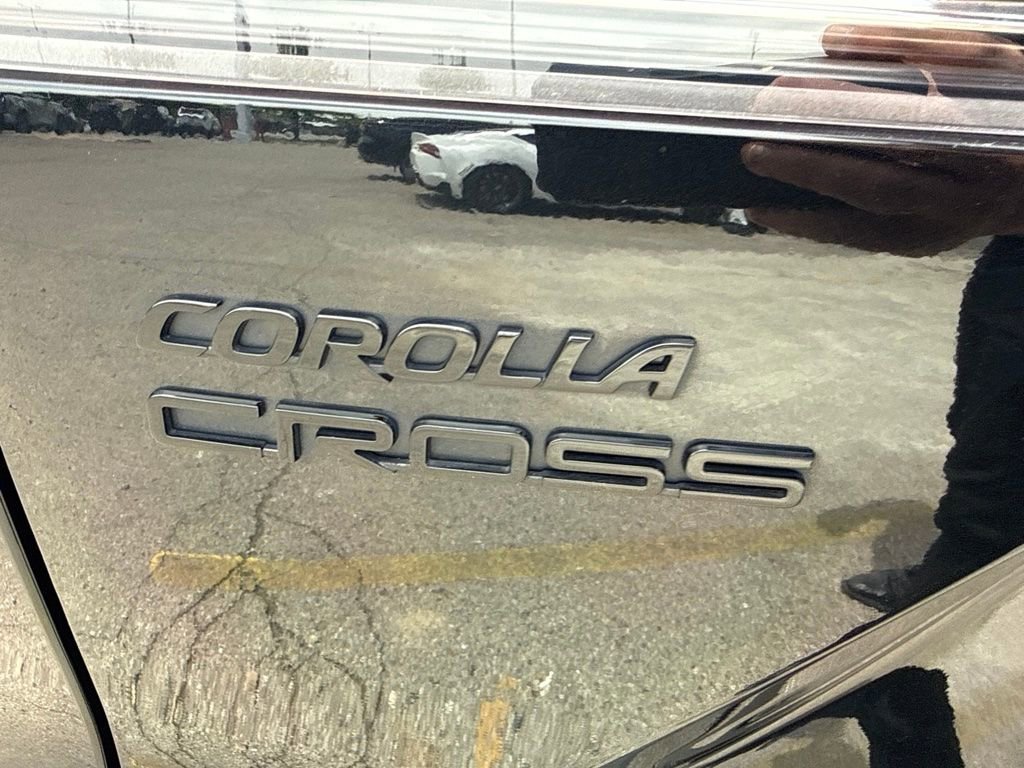 Used 2023 Black Toyota Hybrid XSE image 5