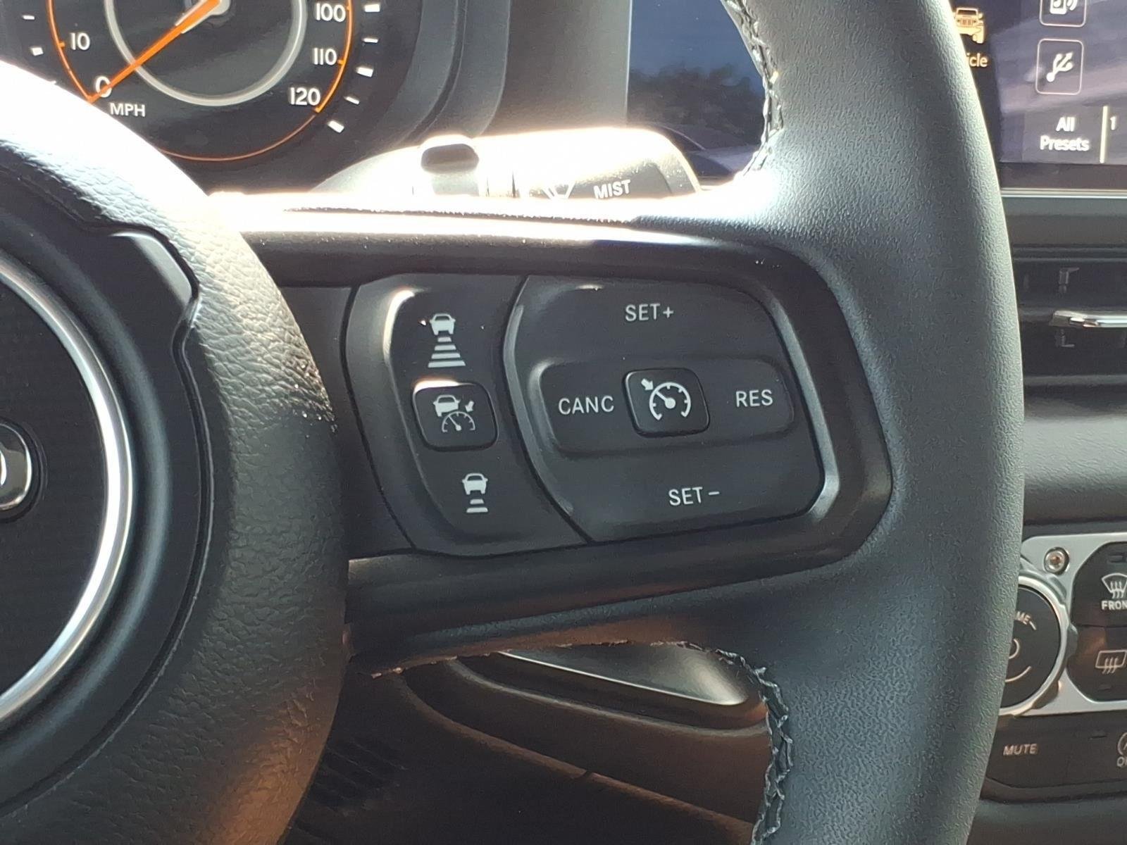 Used 2025 Bright White Clearcoat Jeep Rubicon image 29
