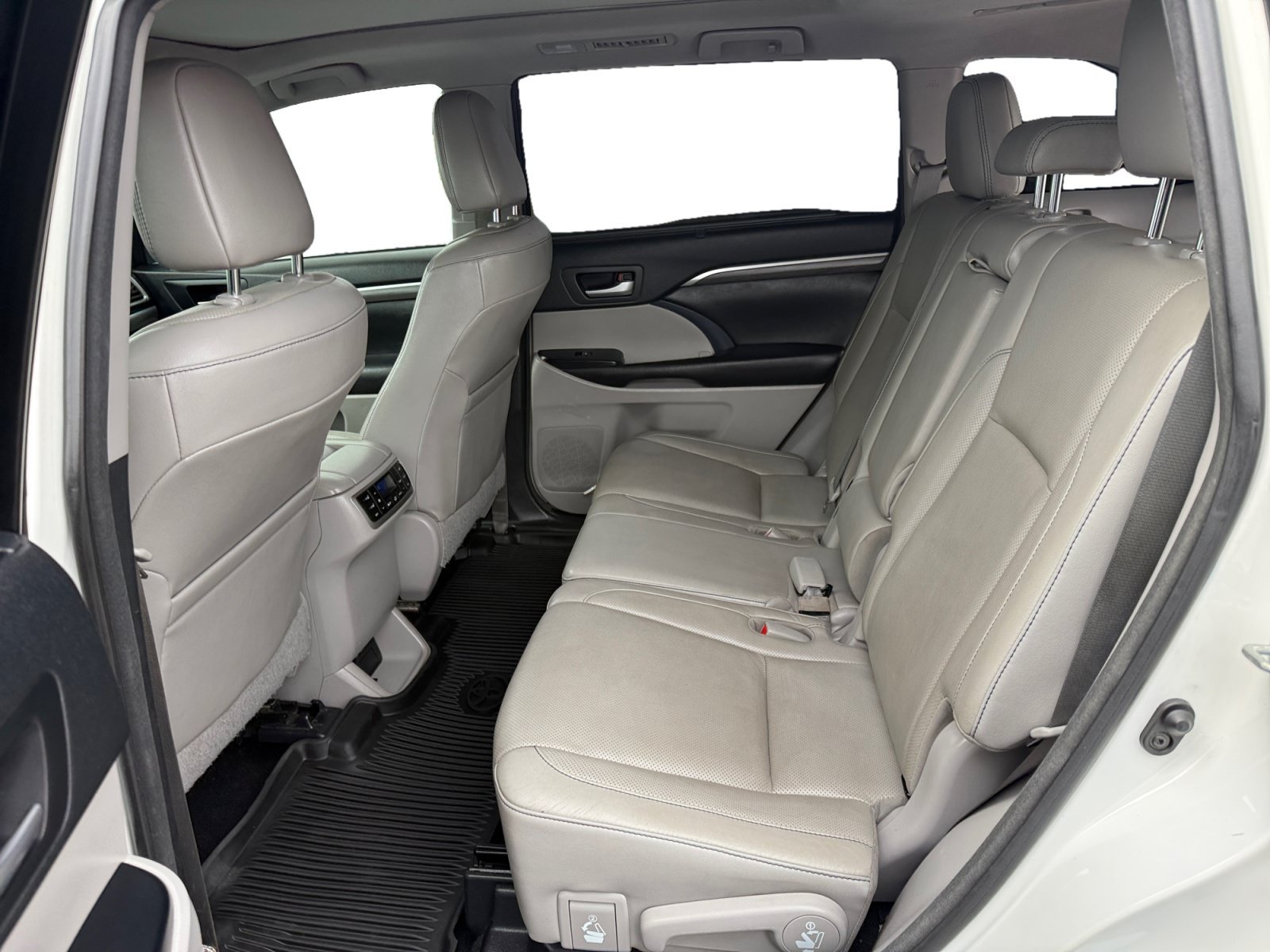 Used 2017 Blizzard Pearl Toyota Limited Platinum image 16