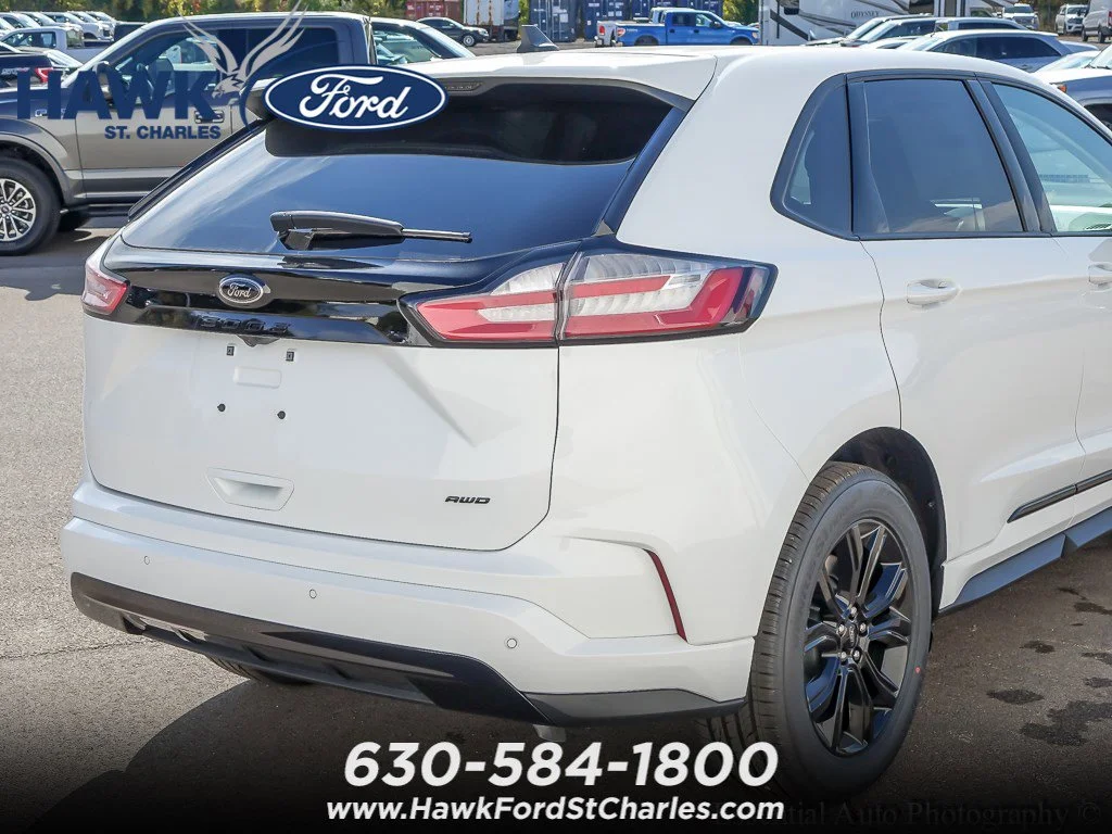 New 2024 Oxford White Ford SE image 5