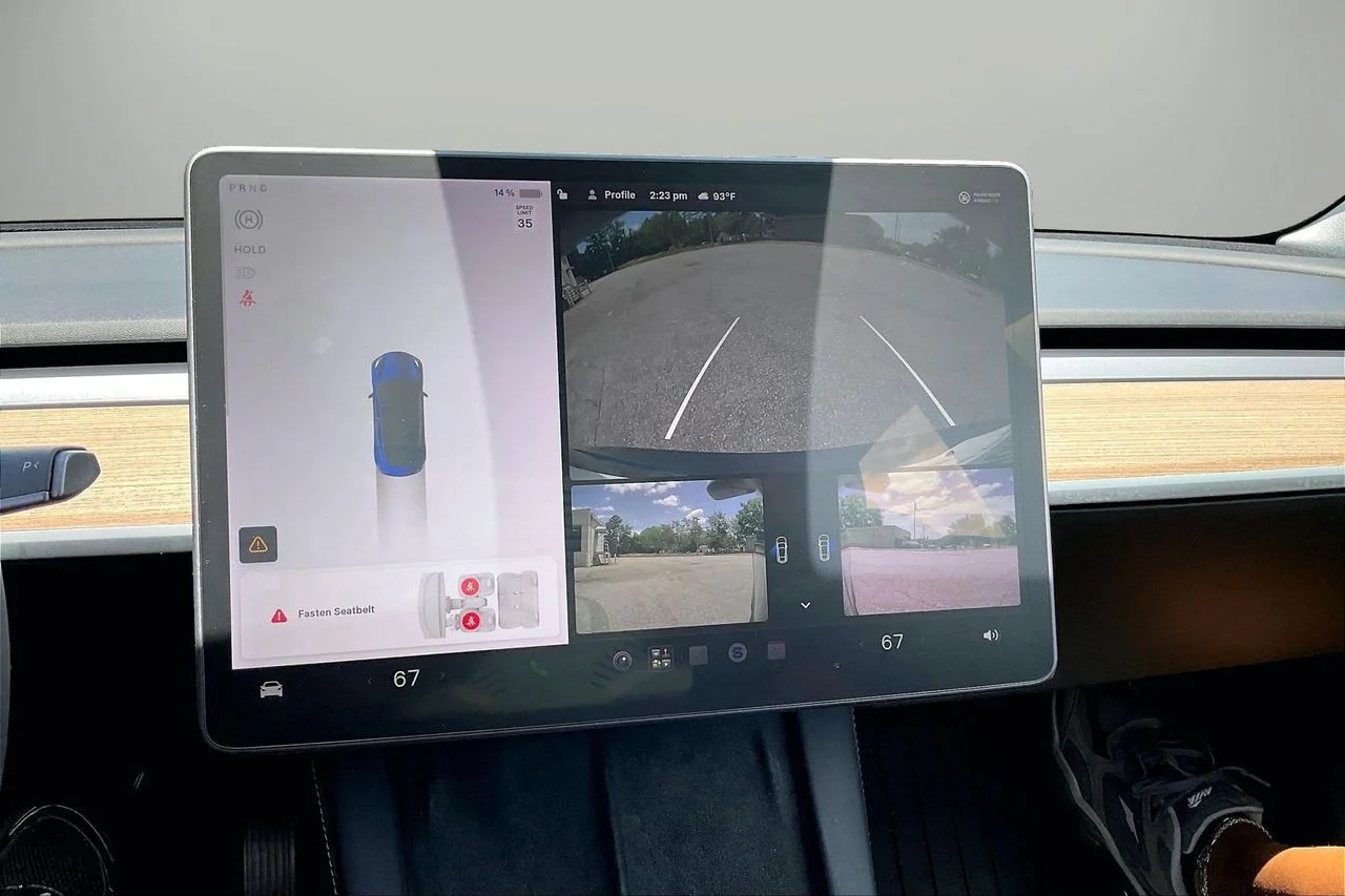 Used 2021  Tesla Standard Range Plus image 15