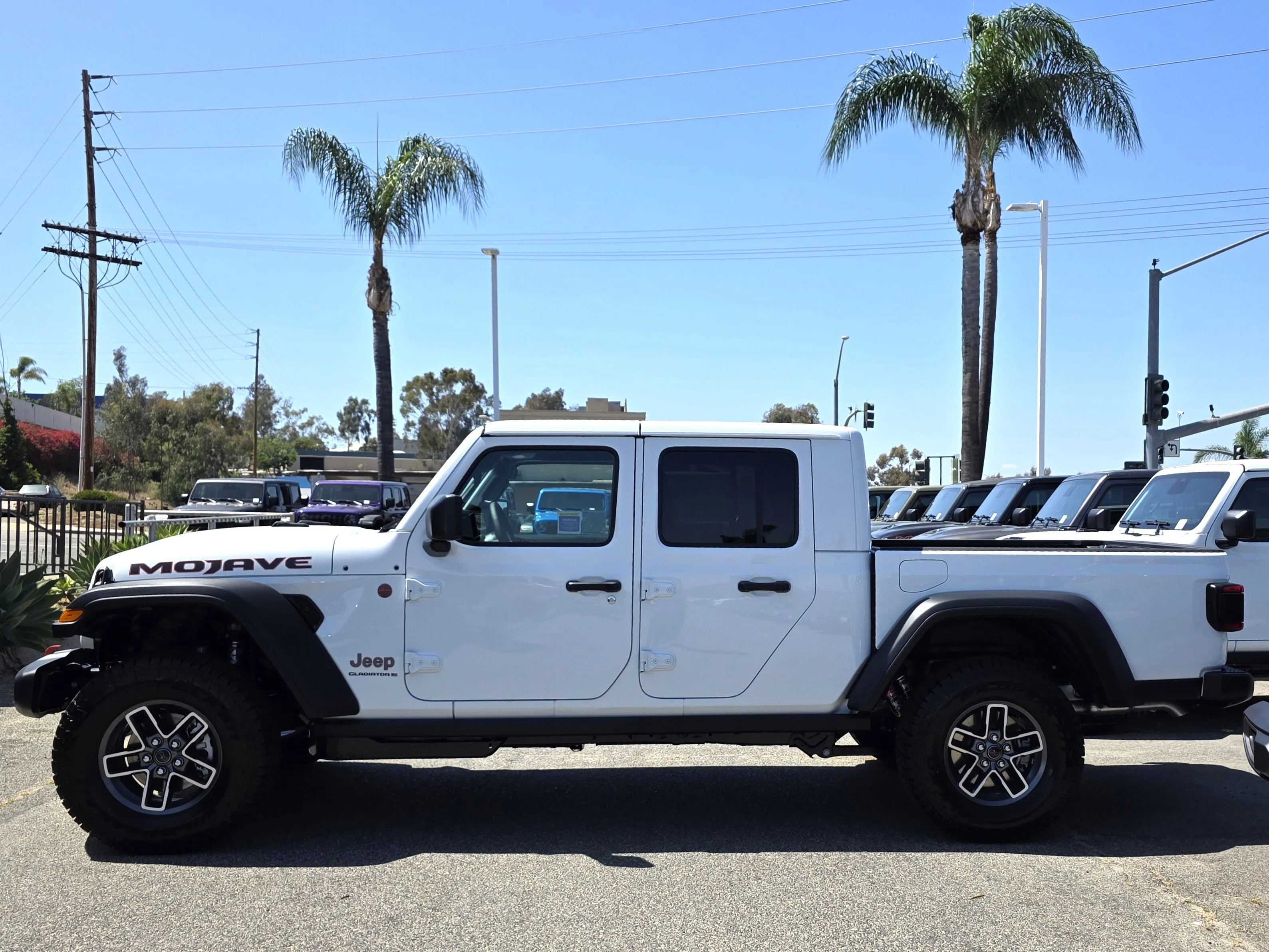 New 2026 Bright White Clearcoat RAM Tradesman image 19