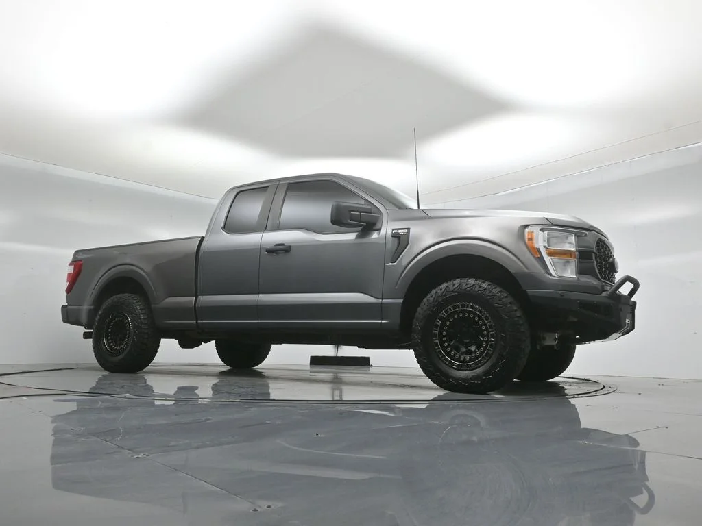 Used 2021 Gray Ford XL image 3