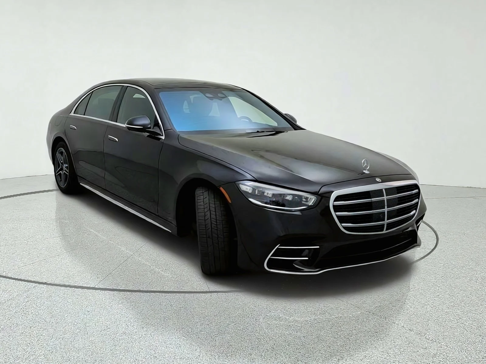 Certified Used 2025 Obsidian Black Metallic Mercedes-Benz S 500 image 4