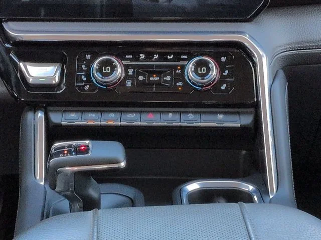 Used 2024  GMC Denali image 18