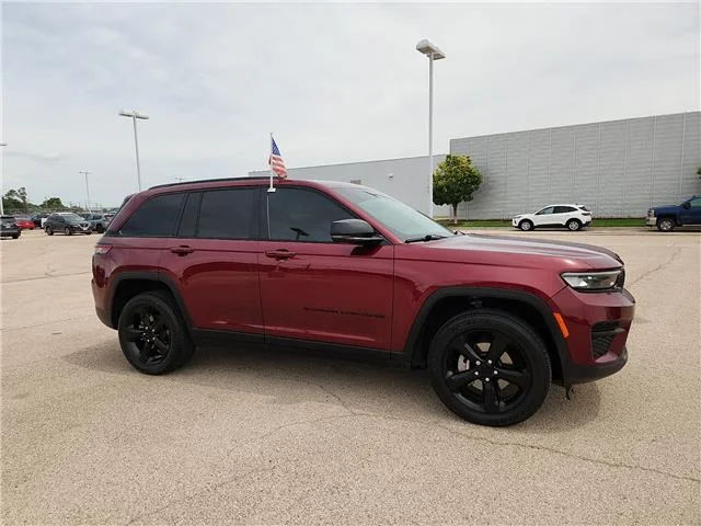 Used 2024 Velvet Red Pearlcoat Jeep Altitude 4x4 image 5