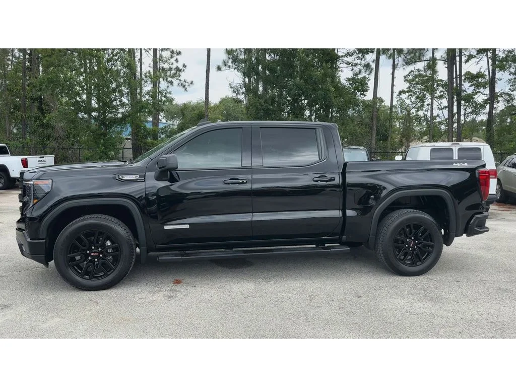 Certified Used 2025 Onyx Black GMC Elevation image 5