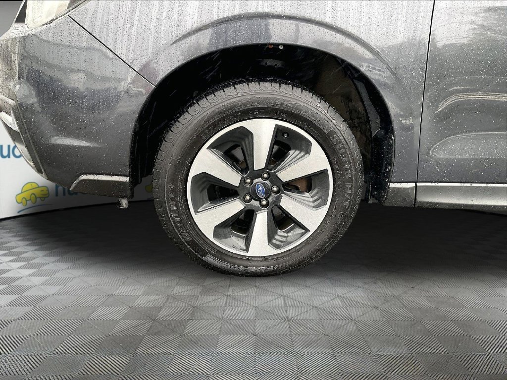 Used 2018 Gray Subaru 2.5i Premium image 22